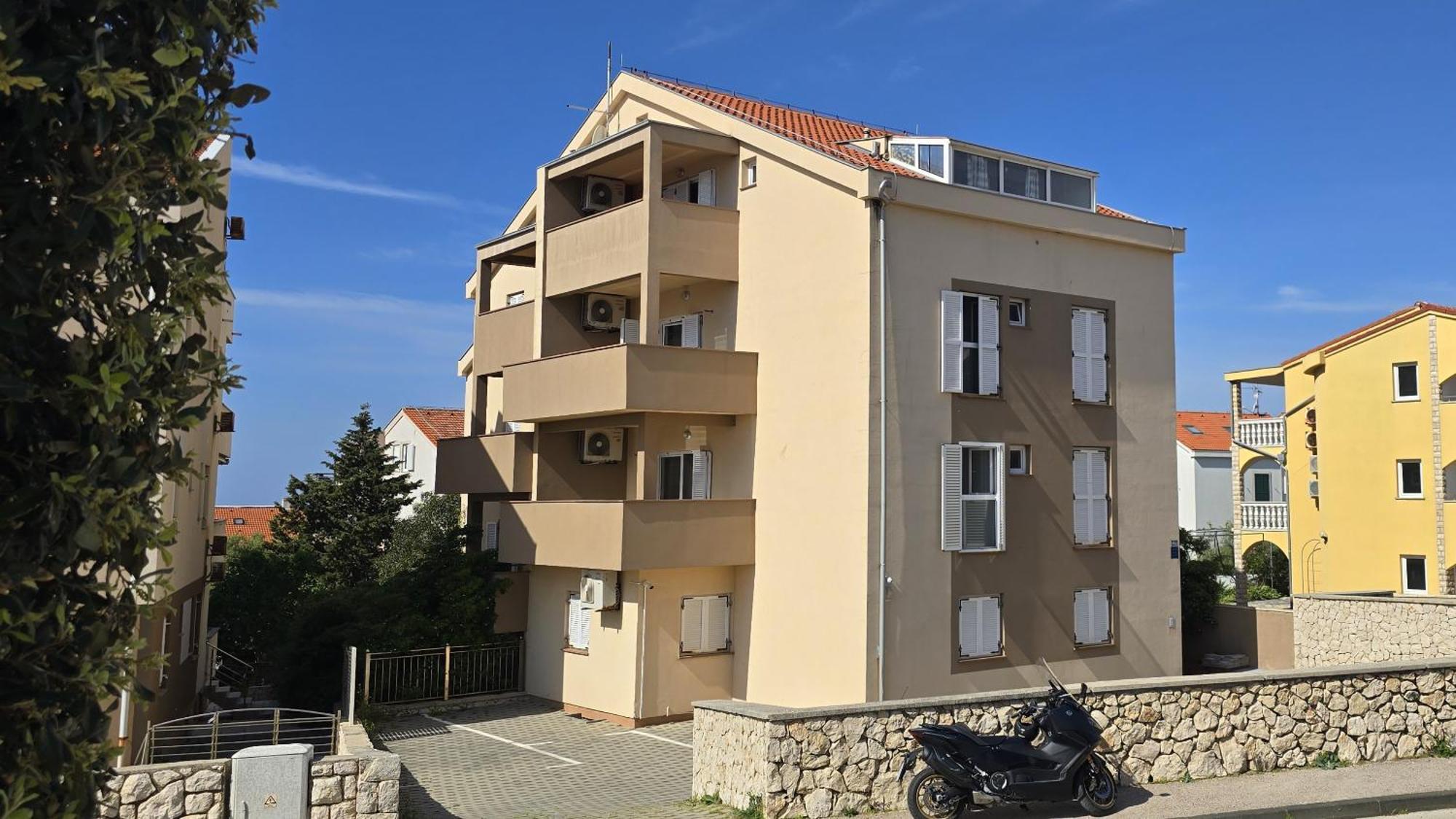 Apartment M&m Novalja